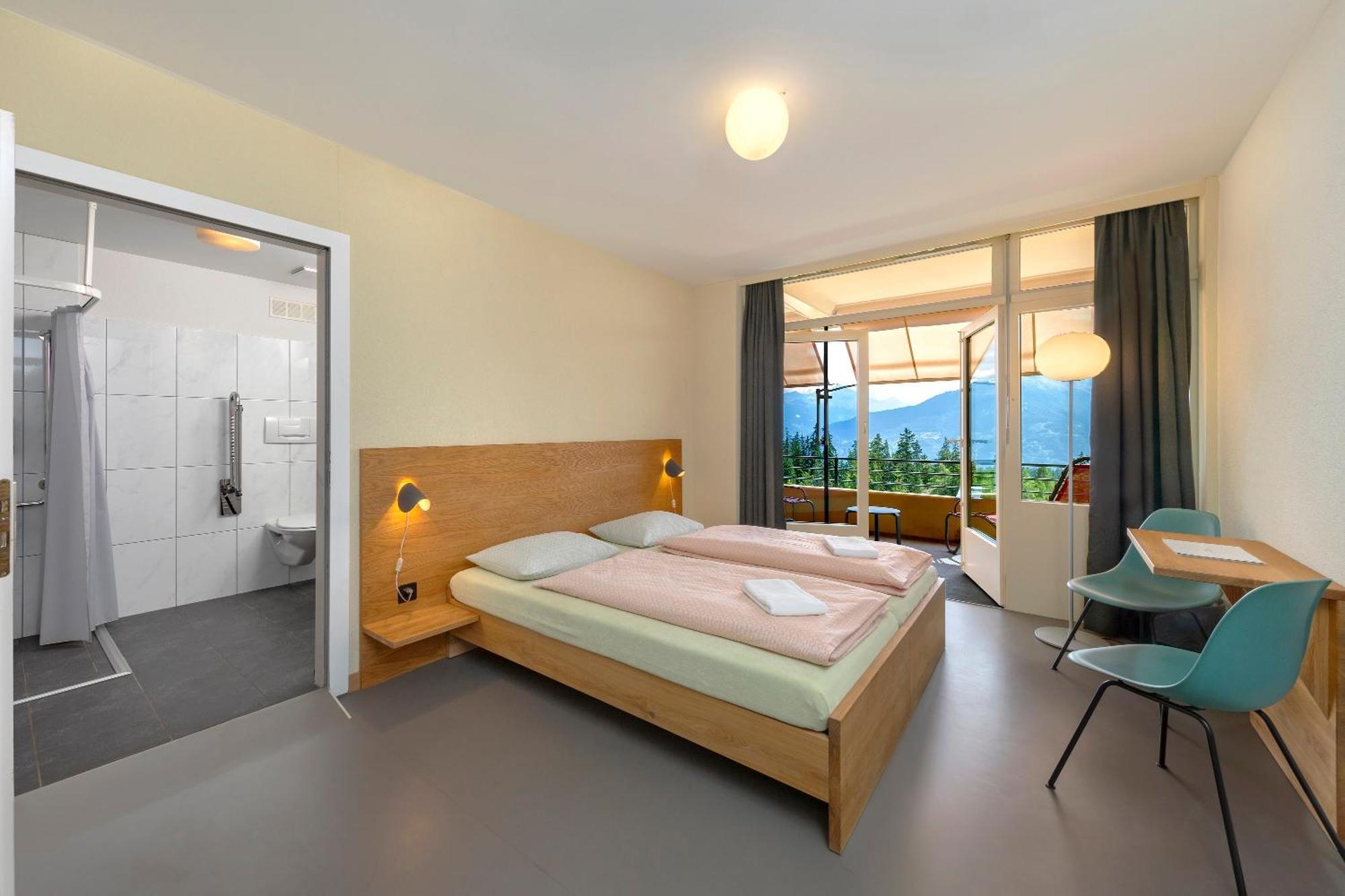 Double Room Private Bathroom